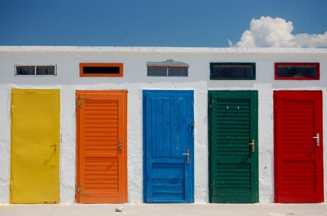 door closed, color, cabin, door closed, door closed, door closed, door closed, cabin, cabin, cabin, cabin, cabin